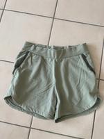 Esprit Sporthose kurze Hose Shorts Gr. S Oliv Nordrhein-Westfalen - Verl Vorschau