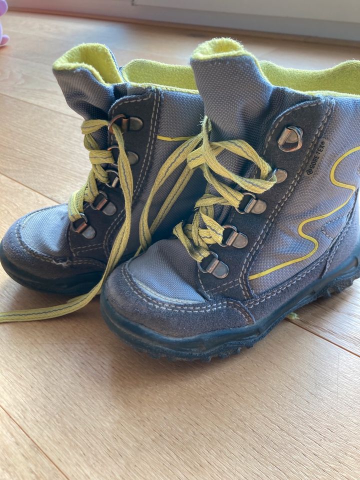 Winterschuhe Winterstiefel Superfit Gr. 25 in Ehrenkirchen