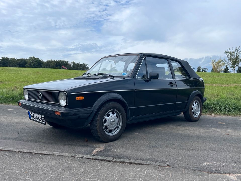 Golf 1 Cabrio schwarz 2. Besitzer - TÜV bis 04/2026 in Butzbach