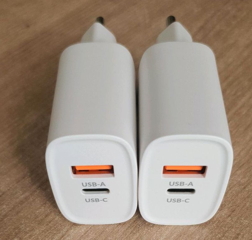 Ladegerät für USB-A und USB-C  10€/Stück in Berlin