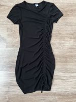 Schwarzes kurzes Kleid Größe XS Nordrhein-Westfalen - Niederkassel Vorschau