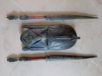 Holzmaske mit zwei Schwertern aus Afrika Schleswig-Holstein - Schlesen Vorschau