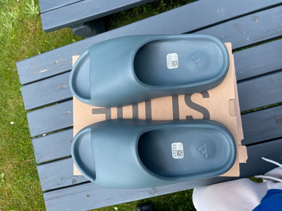 Yeezy Slide SLTMRN 42 Original in Gladbeck