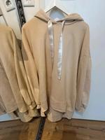 Mioni Hoodie beige mit Satin Bändern oversized neu von Gioia Köln Nordrhein-Westfalen - Solingen Vorschau