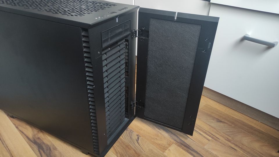 Custom Gaming PC (3060TI, Ryzen 5, 32GB, 1,25TB SSD, MSI Curv Mon in Berlin