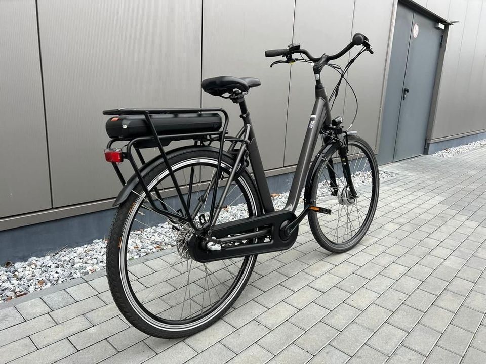 E-Bike Pedelec 28 Zoll  250W Elektro Lieferfahrrad Fahrrad Ebike in Berlin