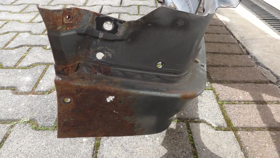 f. Bastler : Frontblech aus 1989er BMW 3er 325 i Limousine (E 30) in Wölfersheim