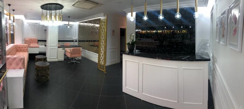 Raum für Kosmetik Friseur Permanent Make Up Maniküre in Köln