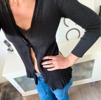 Orig Stefanel Strickjacke tailliert schwarz S 36 38 Wolle Jacke Hessen - Limburg Vorschau