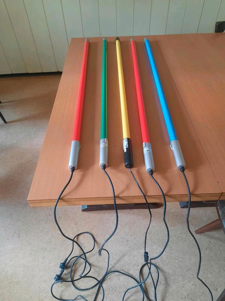 Farbige Leuchtstoffröhre mit Stecker in Hessen - Büttelborn | Lampen  gebraucht kaufen | eBay Kleinanzeigen ist jetzt Kleinanzeigen