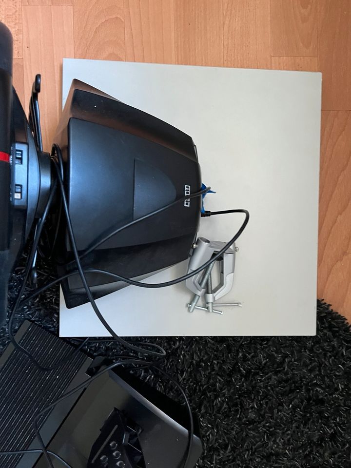 PS4 500gb  ,Headset,  Boxen 2 spiele 2 Controller und Lenkrad in Chemnitz