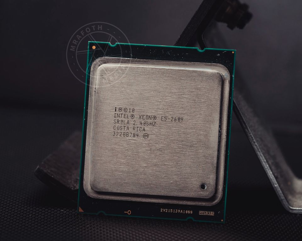 2x Intel Xeon E5 2609 Matching Pair(Sandy Bridge / Sockel 2011) in Dollern