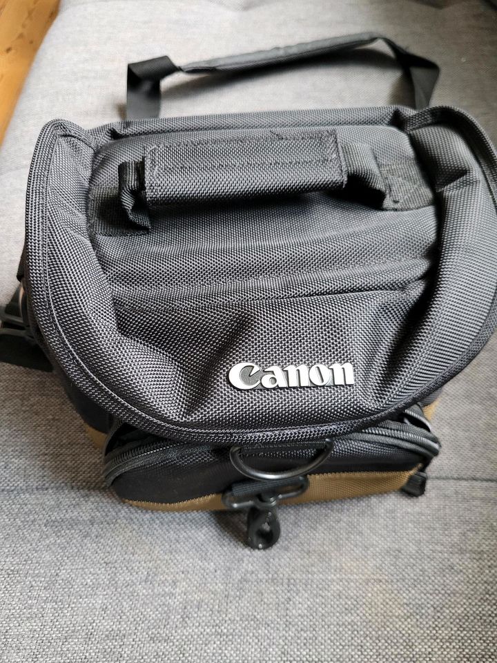 Canon EOS 1300D, EFS 18-55mm + Zubehör in Berlin
