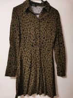 Bershka Damen kleid mit Leopardmuster grün/khaki Gr. S Nordrhein-Westfalen - Bottrop Vorschau