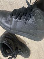 Air Nike Jordan  Sport Schuhe Damen Mädchen junger sneaker 37.5 Bayern - Lochhausen Vorschau