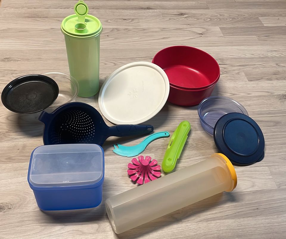 Konvolut Tupperware, Passiersieb Shaker Spaghetti Dose Käsemesser in  Nordrhein-Westfalen - Euskirchen | eBay Kleinanzeigen ist jetzt  Kleinanzeigen