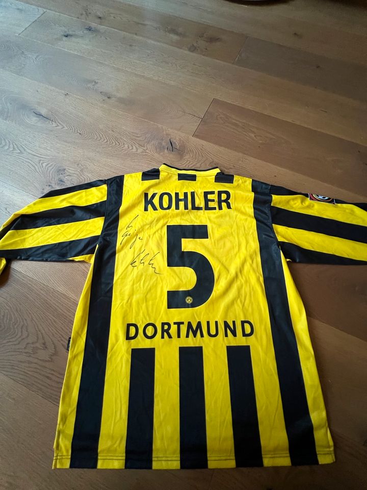 Fußballgott Kohler Sammler BVB Trikot Original Unterschrift in Düsseldorf