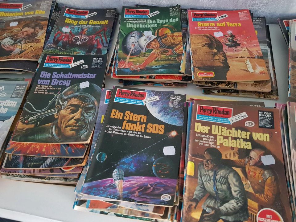 Grosse Menge Perry Rhodan Romane in Bous