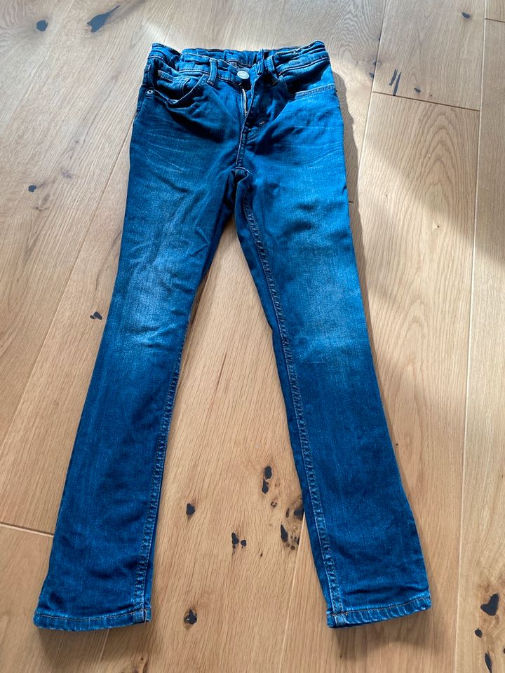 H&M Jeans Gr 140 Skinny fit sehr gut erhalten in Nidderau