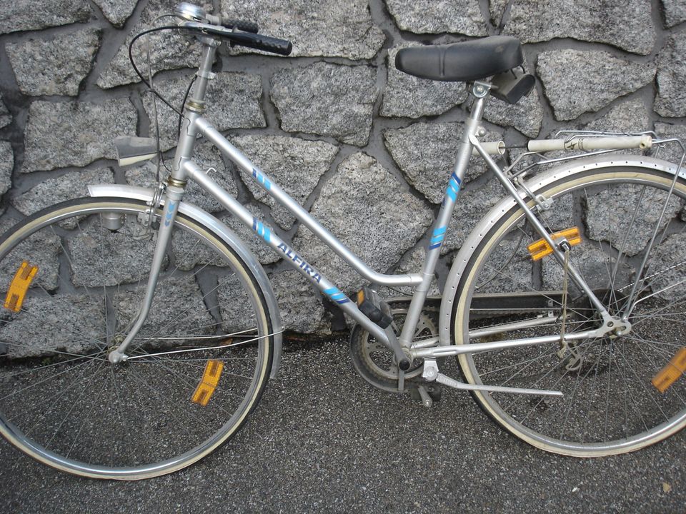 für Bastler: älteres Fahrrad von Alfira - silber in Rickenbach