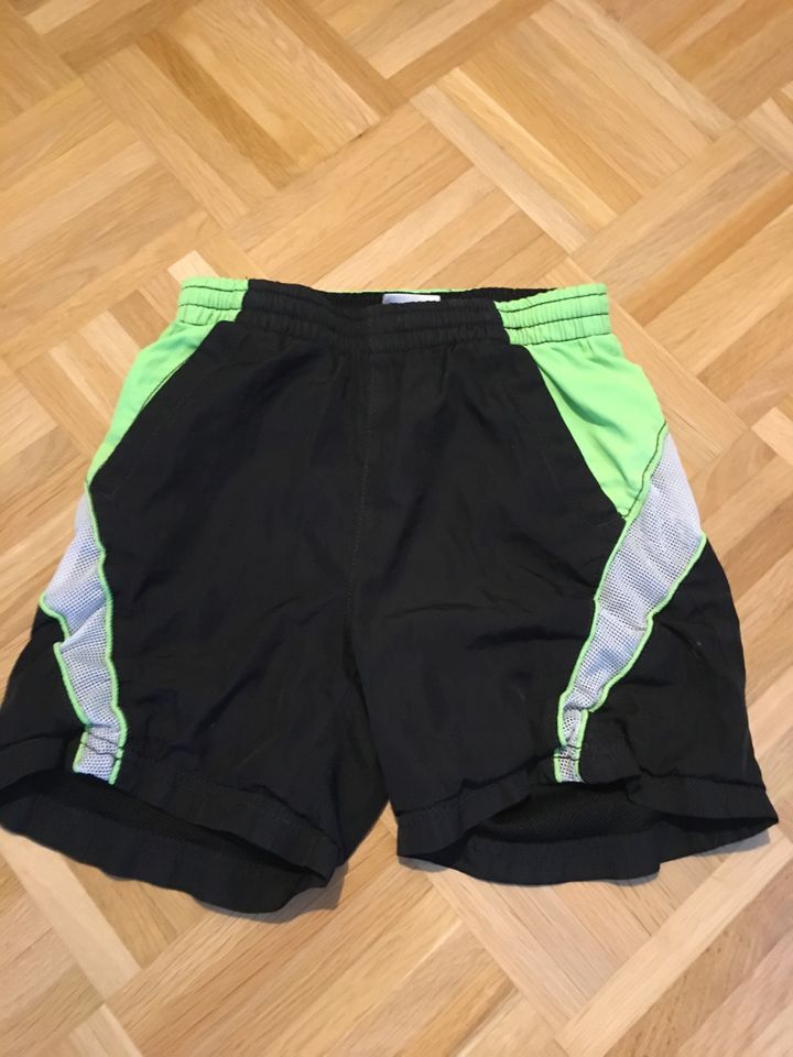 Badehose, Sporthose, Shorts, yigga, 134, schwarz, grün in Sinzig