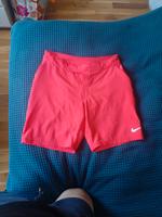 Nike Sport Hose dri fit Größe M feuer-rot Hessen - Niederdorfelden Vorschau