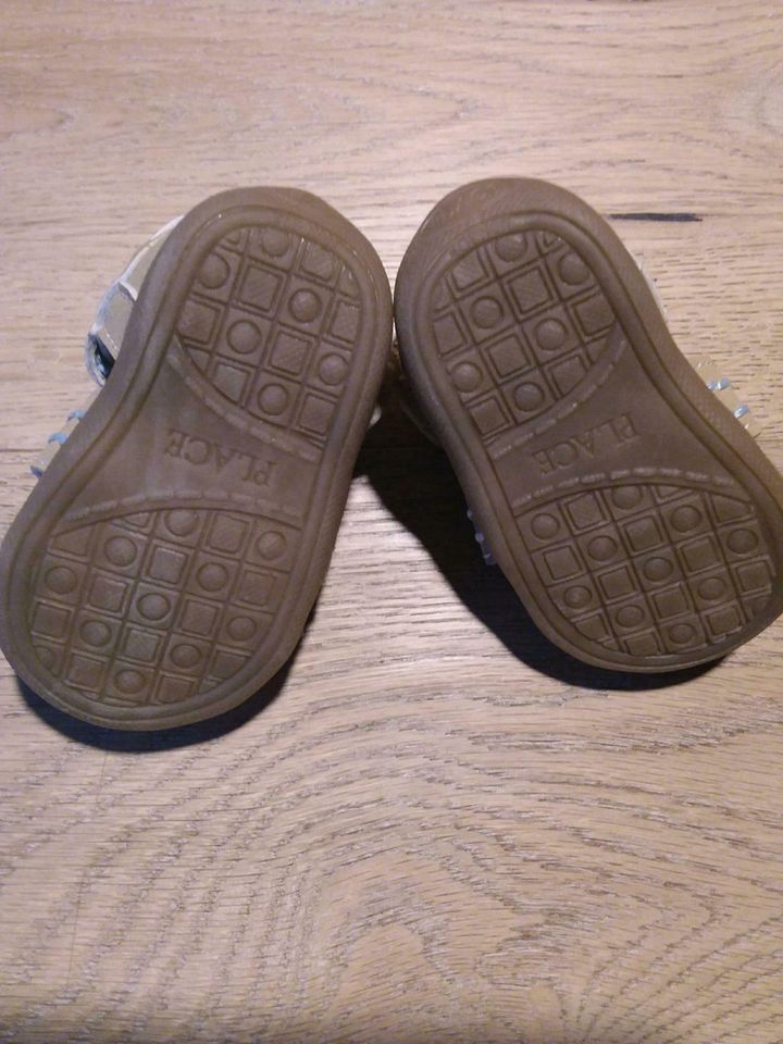 PLACE Baby Schuhe Sandalen Baby  1-3 Monate, neuwertig in Geisenhausen