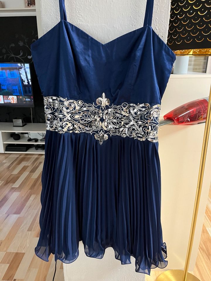 Kleid/ Cocktailkleid in Biebertal