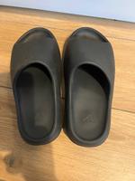 YZZEY SLIDE Adidas Gr 43 schwarz Hessen - Offenbach Vorschau