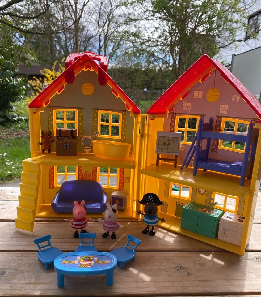 Peppa Wutz/ Peppa Pig tragbares Mitnehmhaus, Spielzeug Kleinkind in Gröbenzell