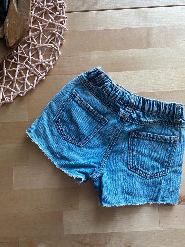 Jeansshort blau - ZARA gr 92 in Ebersberg