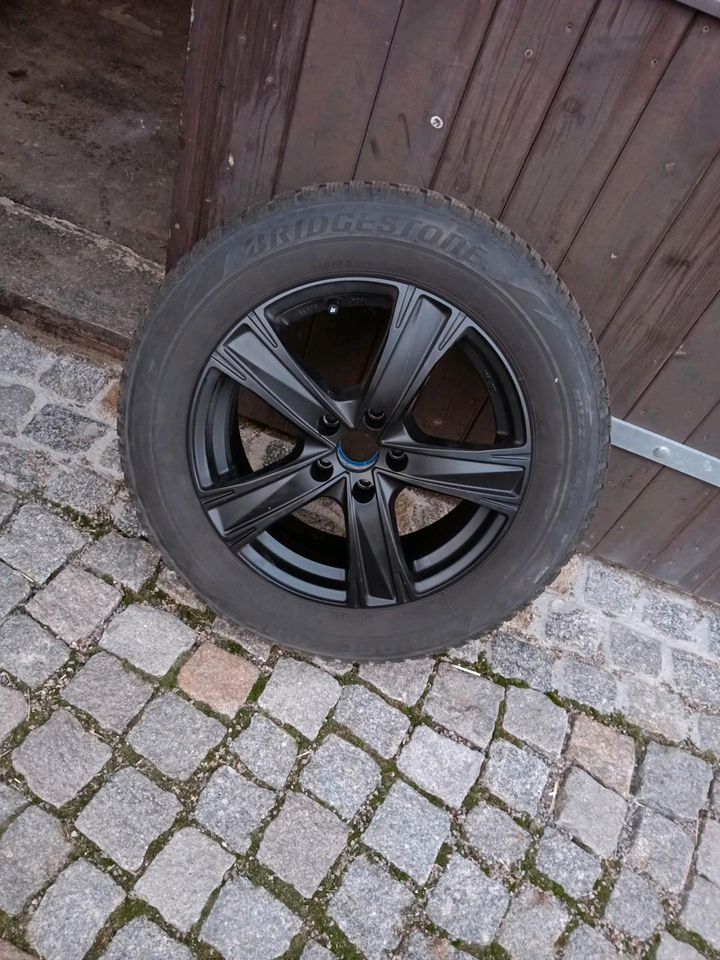 Winterräder schwarze  Alufelgen 215/65 R17 in Helbigsdorf