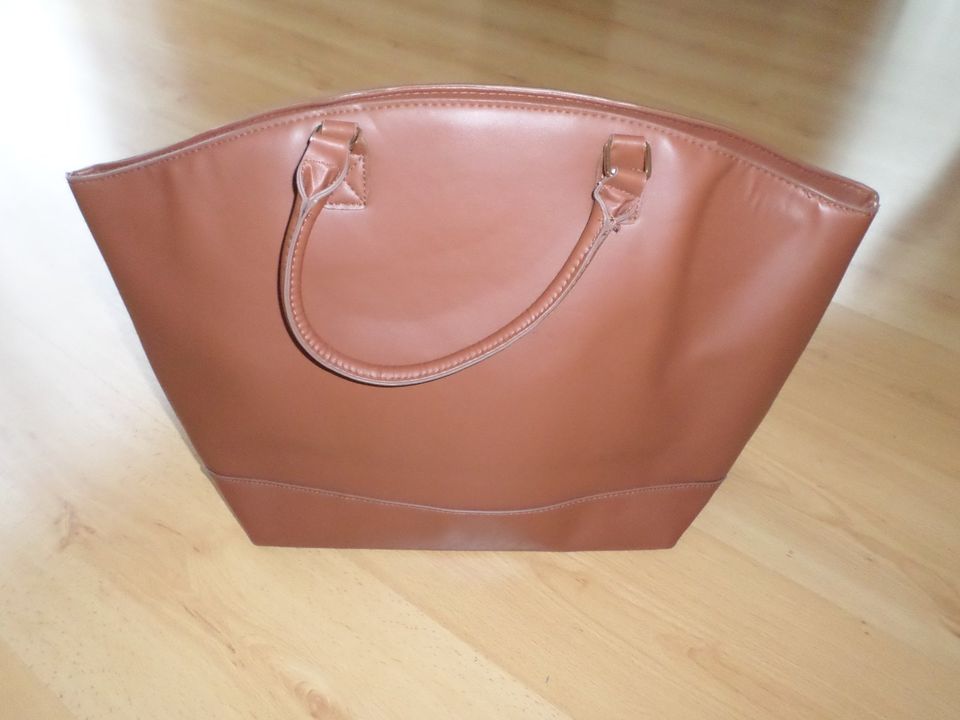 Handtasche Umhängetasche Damen-Tasche in Eggersdorf