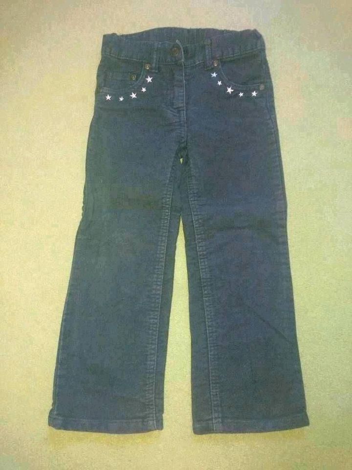 18 Jeans, Cordhosen, Stoffhosen, Gr. 98/104, sehr guter Zustand in Berlin