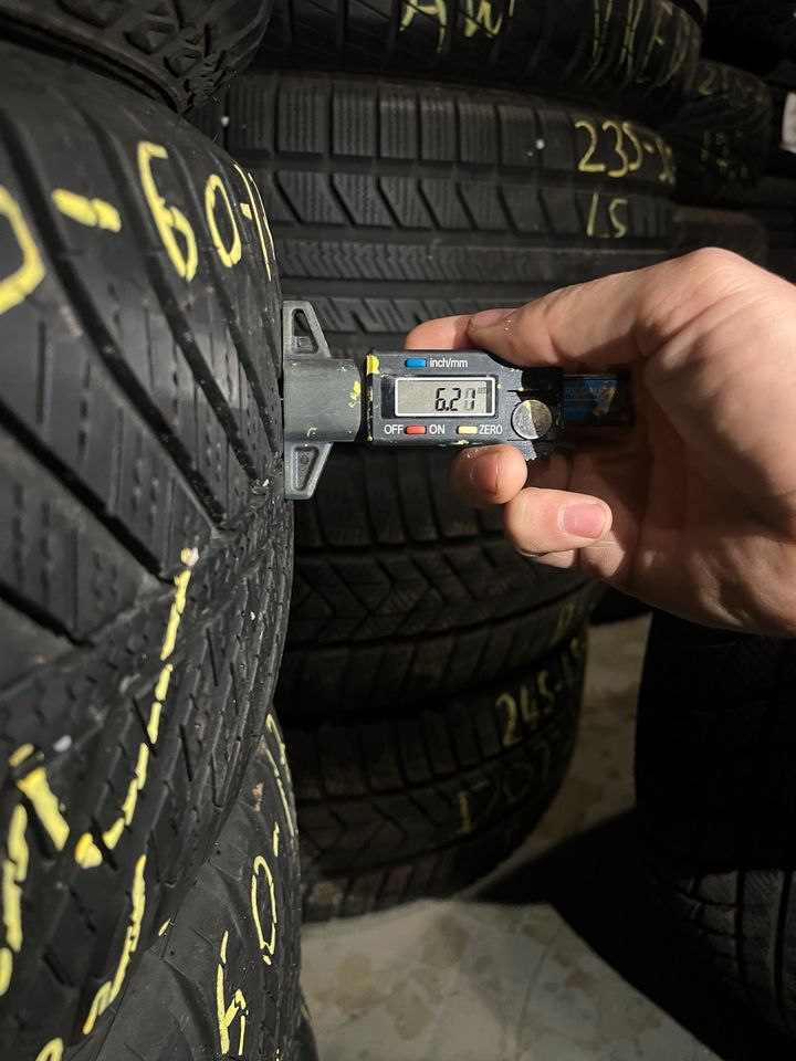 Neuwertige Gebrauchtreifen 215 60 r17 Goodyear Allwetterreifen in Schwieberdingen