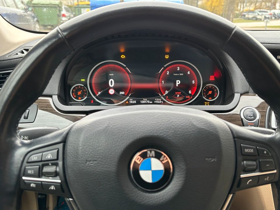 BMW 740d xDrive - 7er mit Vollleder Softclose HUD Keyless Go uvm. in Lübeck