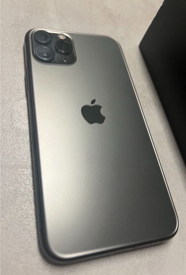 iPhone 11Pro Anthrazit Spacegrau sehr gepflegt keine Gebr.-spuren in Frankfurt am Main