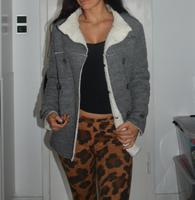 kurze Wolljacke mit Teddyfell XS/S grau Kurzgröße (164) Walle - Steffensweg Vorschau
