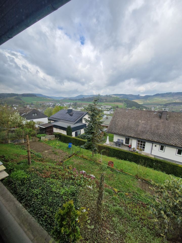 Renovierungsbedürftiges Wohnhaus mit 2 Wohnungen in Eslohe in Eslohe