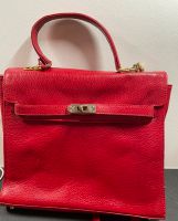 Handtasche Umhängetasche rot Leder Geschenk Design elegant Nordrhein-Westfalen - Mülheim (Ruhr) Vorschau