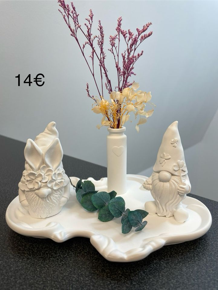 Verschiedene Deko Handmade Wichtel Vase Tablett Keraflott in Eggesin