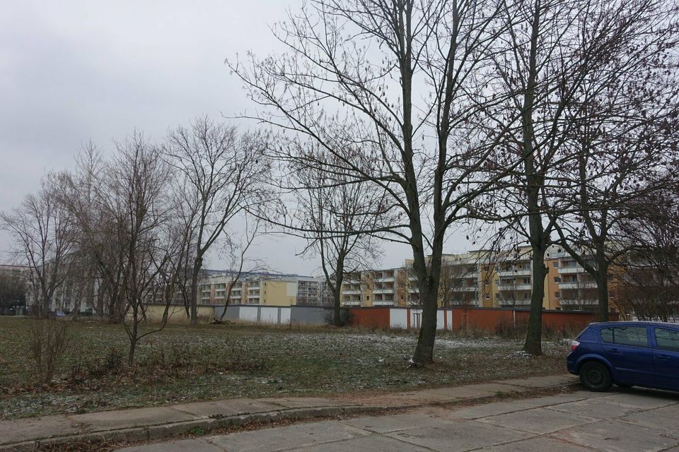 Garage in Magdeburg Kannenstieg zu vermieten - mit Licht und Strom - mitten im Wohngebiet Kannenstieg - Helene-Weigel-Straße in Magdeburg