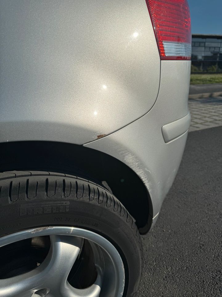 Audi A3 1.6 (BJ 09/2006) 179.000km Silber in Würzburg