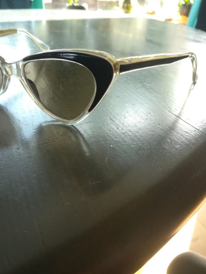 Vintage Cat-Eye-Sonnenbrille, mit Etui in Hennef (Sieg)