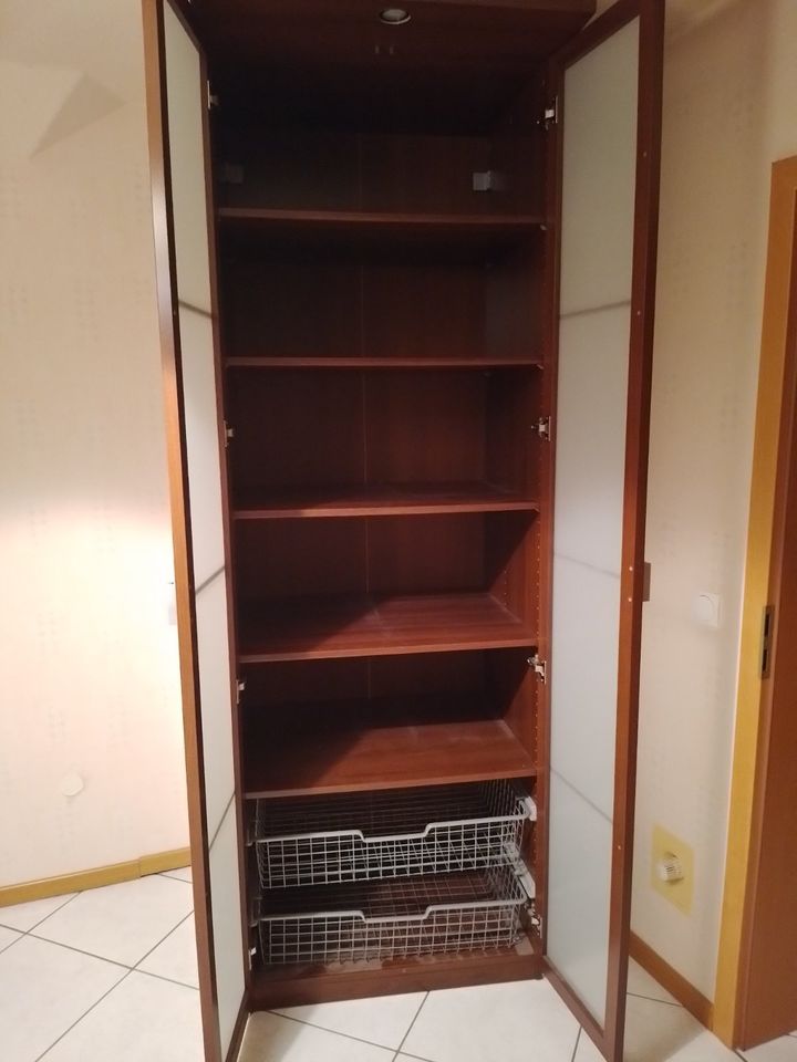 Eckschrank + Schrank +, Regal in Meinersen