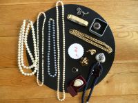 30 x Modeschmuck Perlenkette Kette Armband Brosche gold silber Nordrhein-Westfalen - Schmallenberg Vorschau