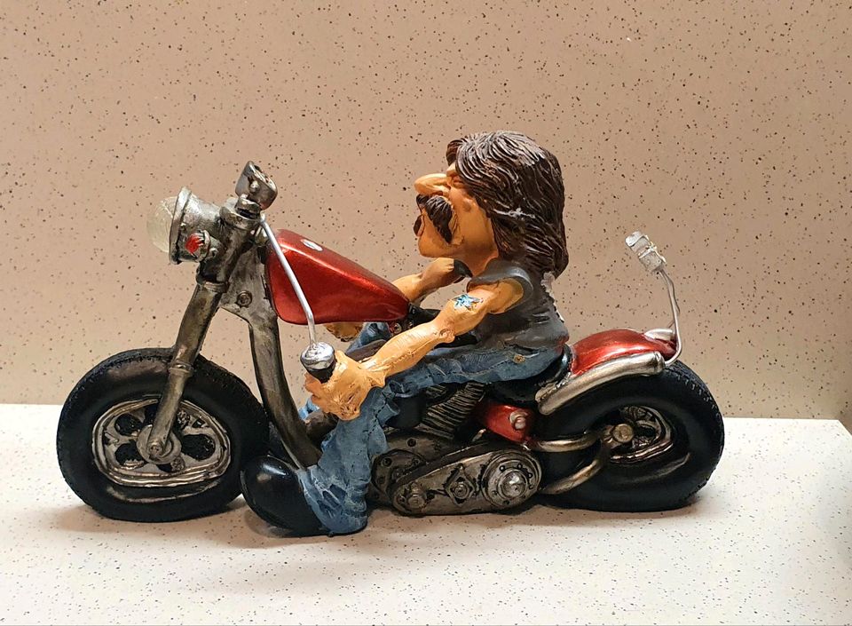 Moped Motorrad Fahrer Harley Davidson Tattoo Biker o. Helm Adler in Berlin