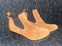 Tolle Wildleder Chelsea Boots von Venturini Hessen - Lützelbach Vorschau