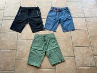 3x Shorts kurze Hosen schwarz Khaki blau 176 XS C&A Nordrhein-Westfalen - Attendorn Vorschau