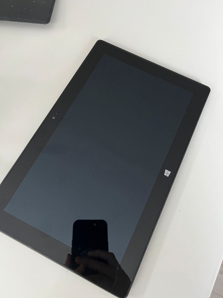 Surface Windows Tablet 30 Zoll, 32GB in Ulm